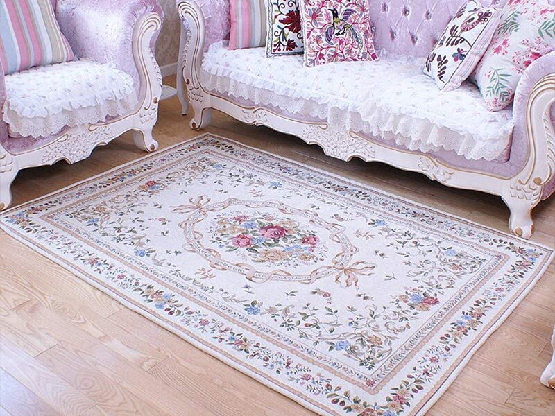 Неяркая расцветка для классического ковра